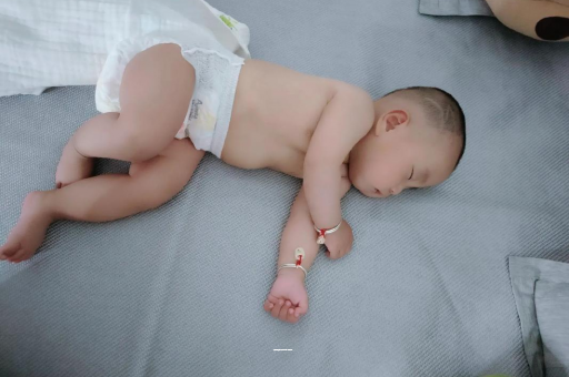 曲靖孕妇肚子一跳一跳